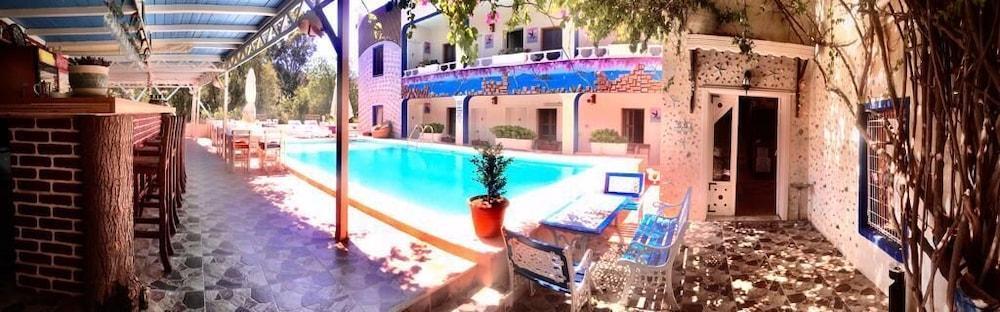 Hakan Hotel Битез Екстериор снимка